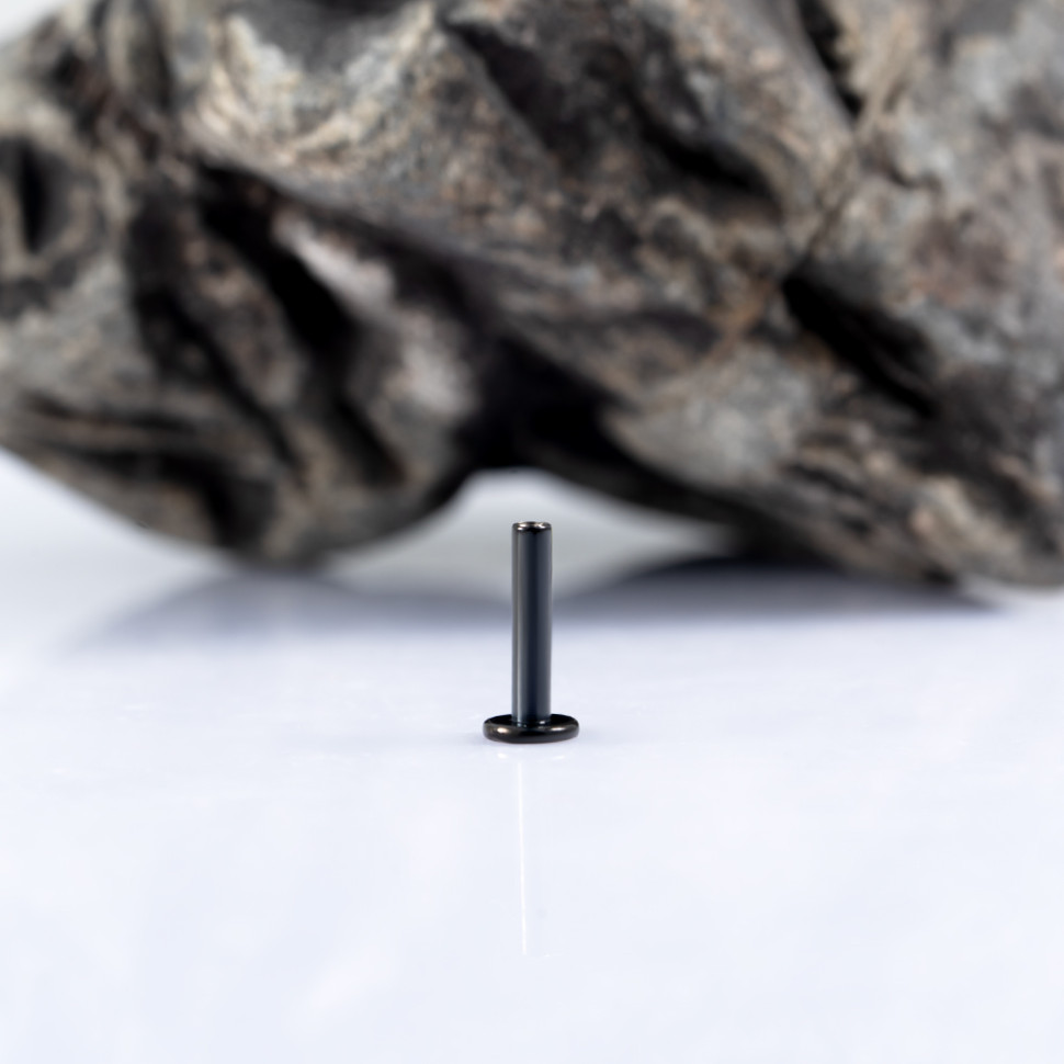 Ножка лабрета для пирсинга Black 1.6 мм (14 G), основа 4 мм