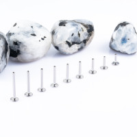 Ножка лабрета для пирсинга 1.2 мм (16 G), основа 4 мм Ножка лабрета для пирсинга 1.2 мм (16 G), основа 4 мм