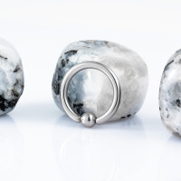 Кольцо с шариком 2 мм (12G)