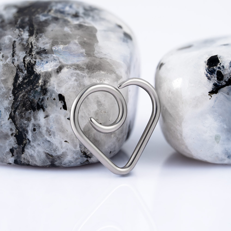 Кольцо Дэйс Love 1.2 мм (16 G)